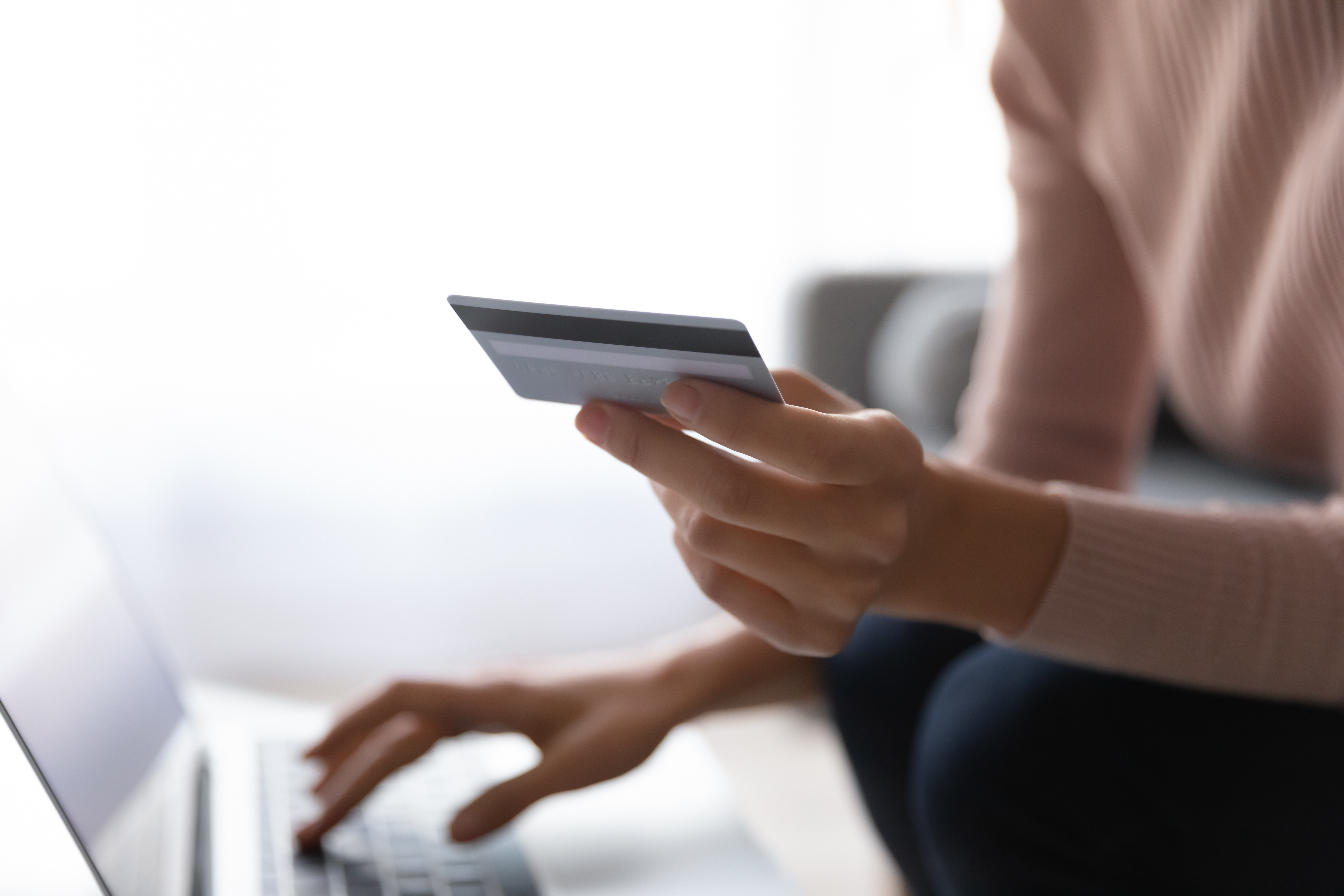 Building a safer digital environment – Protecting consumers in the EU 